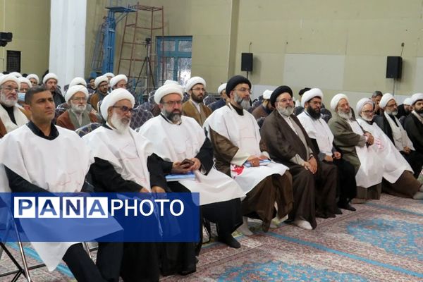  پیشوا در شب وداع؛ عالمان دینی و مسئولان با امام خویش پیمان دوباره بستند