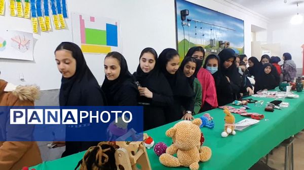 نمایشگاه هنرهای تجسمی امید فردا در دبیرستان دخترانه معلم (دوره اول متوسطه)
