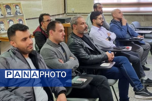 کارگاه مدیریت کلاس و روش‌های نوین تدریس در فیروزکوه: تلفیق هنر تدریس با قدرت فناوری