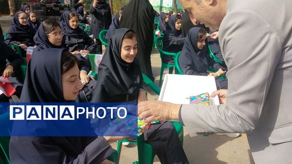 جشن آغاز سال تحصیلی در دبیرستان دخترانه حاتمی 