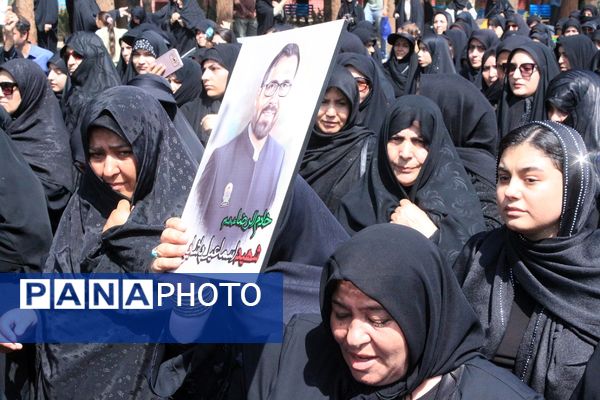 تشییعی که بهارستان را یکپارچه عزادار و مفتخر کرد