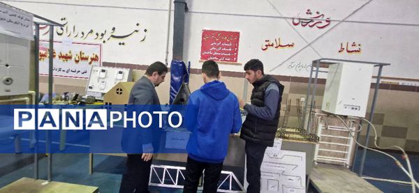 افتتاح نمایشگاه دست‌سازه‌های هنرجویان هنرستان‌های محمودآباد 