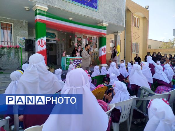 طلوع شکوفه‌های امید در دبستان امین زاده فاروج 
