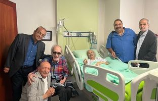 عیادت جمعی از هنرمندان سینما و تلویزیون از سعید پیردوست در بیمارستان پیامبران