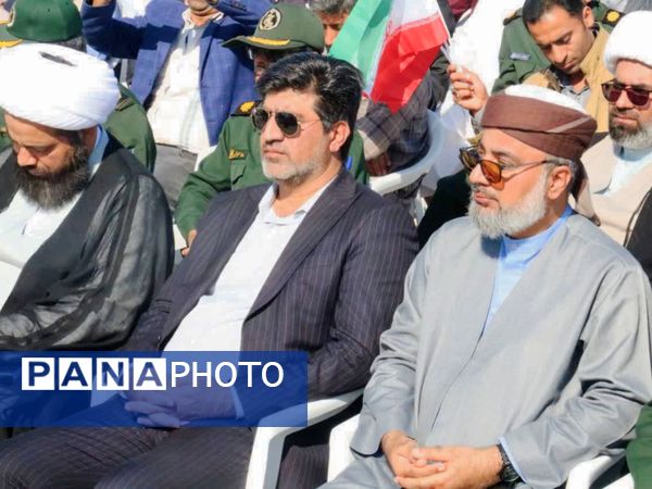 حضور حماسی مردم انقلابی بندرخمیر در راهپیمایی ۲۲ بهمن