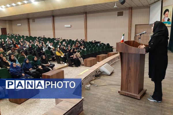 انتخابات انجمن اولیا و مربیان دبیرستان دخترانه پویش ناحیه 3 شیراز