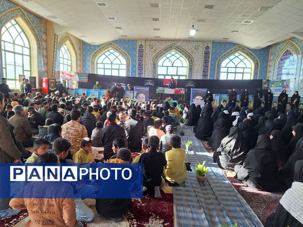 تشییع پیکر شهید گمنام به دست دانش آموزان و مردم روستای جابوز