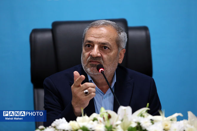 رهبری میدان را به دانش‌آموزان بسپارید/ تضمین آینده جمهوری اسلامی ایران با سرمایه‌گذاری در مدرسه امکان‌پذیر است