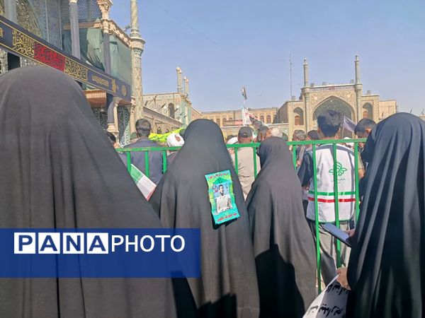 جلوه هایی از حضور مردم قم در راهپیمایی یوم الله 13 آبان