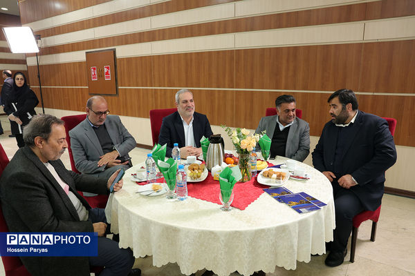 همایش مدیران بنگاه‌های اقتصادی در راستای حمایت از نهضت توسعه عدالت در فضاهای آموزشی و پرورشی مدرسه‌سازی