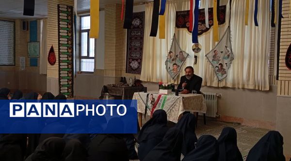 ایام فاطمیه و فضایی با نور و معنویت در دبیرستان نمونه محبوبی 