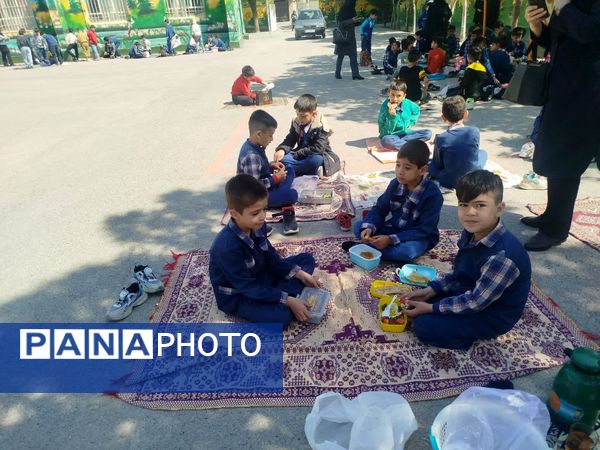 صبحانه سلامت در مدرسه پسرانه مبین شیروان