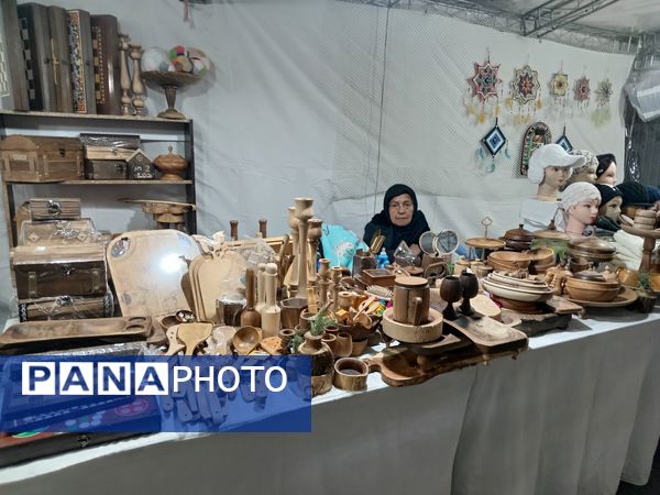 نمایشگاه صنایع دستی در محله طلاب مشهد