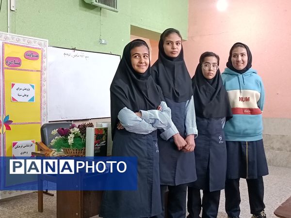 مسابقه مشاعره و حافظ‌خوانی در کانون شهدای فرهنگی ملارد