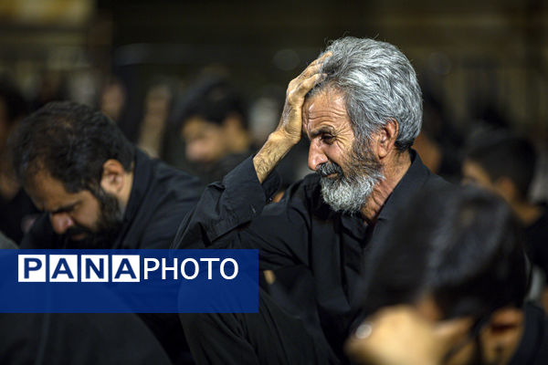 مراسم احیاء شب عاشورا در مسجد مقدس جمکران