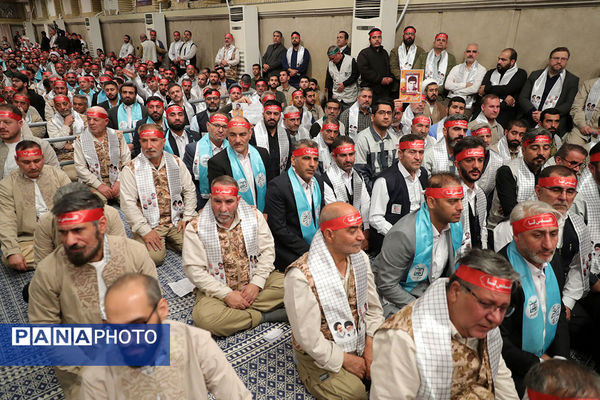 دیدار هزاران نفر از بسیجیان با رهبر معظم انقلاب