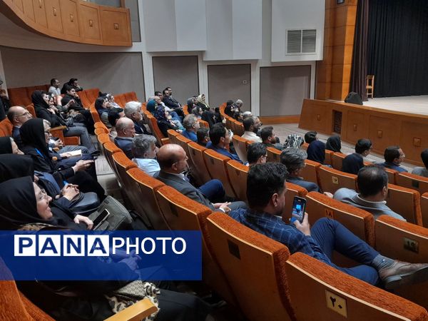 رونمایی از کتاب «نامه و باران و نور»