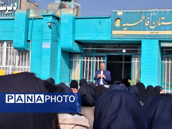 آموزش انواع دست ها و گره های پیشتازان در دبیرستان دخترانه فاطمیه