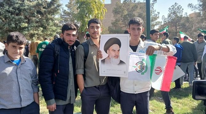 روز دانش‌آموز و مبارزه با استکبار جهانی در هشتگرد