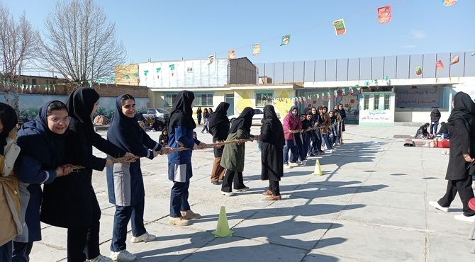 برگزاری اردوی درون مدرسه ای به مناسبت گرامیداشت  دهه مبارک فجر در کوهدشت