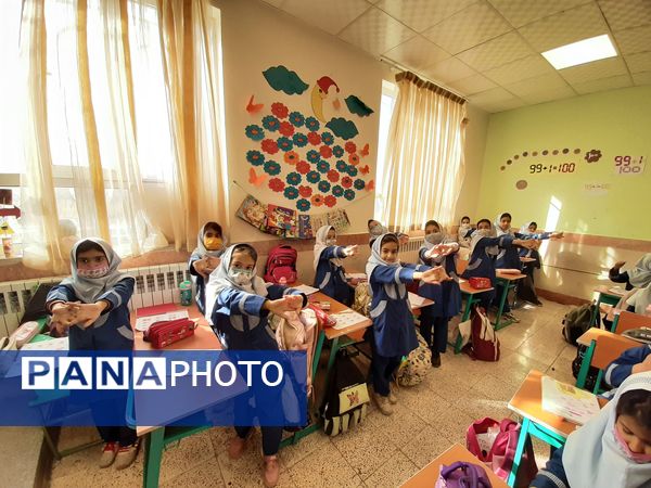 مراسم صبحگاه  دبستان زنده یاد امینی پور 