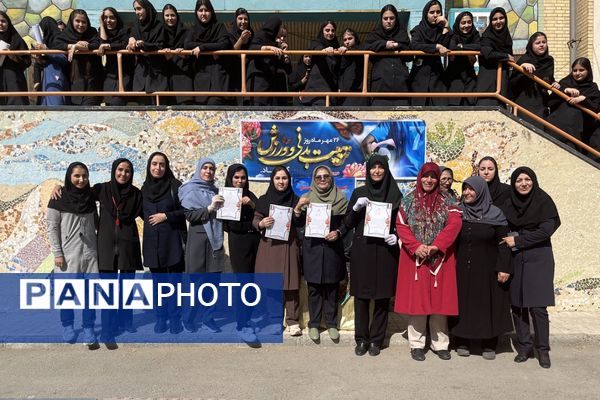 از حرکات رزمی دانش‌آموزان تا طناب‌کشی معلمان، المپیاد ورزشی مدرسه حکمت بهارستان‌دو