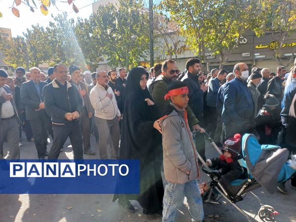 تشییع پیکرشهداى گمنام در شهرکرد 