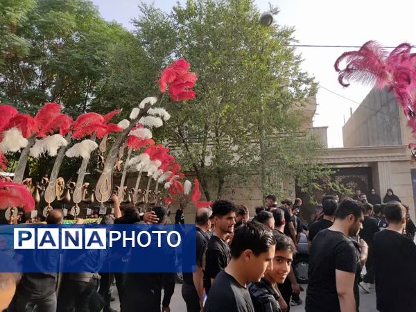 کاروان بزرگ علم گردانی در کاشان