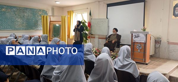 حضور امام جمعه شهرستان نیشابور در دبیرستان نمونه وکیلی استاد شفیعی کدکنی «وکیلی ۱۰»