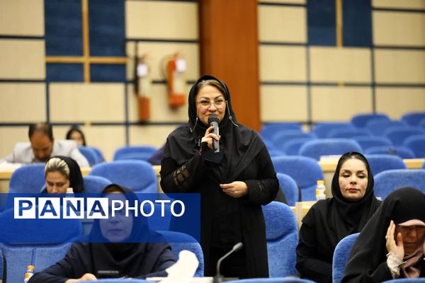 نشست خبری استاندار همدان با اصحاب رسانه