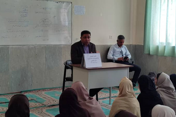 دانش‌آموزان باید نگاهشان فراتر از منطقه، در سطح ملی و بین‌المللی باشد