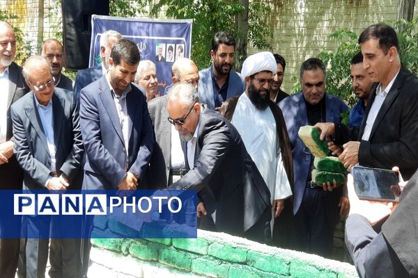 آیین خشت‌گذاری هنرستان اطلس روان کارا شهرستان پاکدشت 