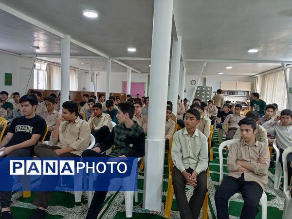 مشاوره هدایت تحصیلی و انتخاب رشته در دبیرستان نمونه آیت الله خامنه‌ای