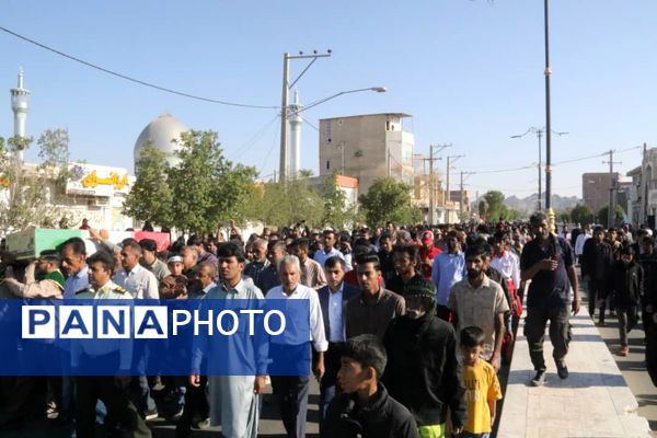 تشییع پیکر شهید گمنام در قلعه‌گنج همراه با حضور گسترده مردم