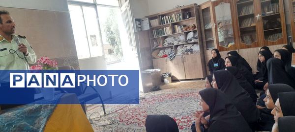 گرامیداشت هفته نیروی انتظامی در آموزشگاه مرحوم پاکدل خلیل آباد 