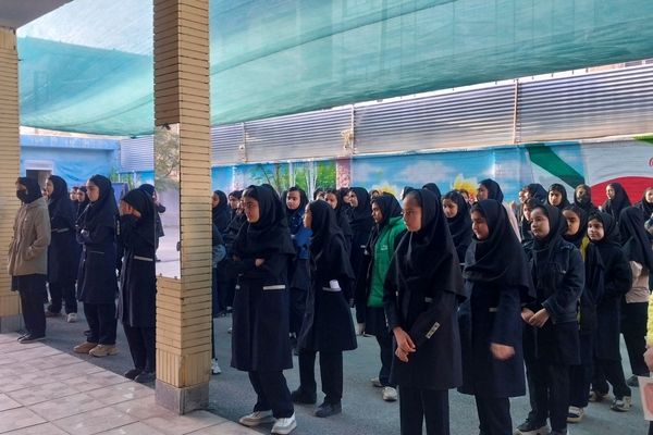 گرامیداشت هفته بسیج دانش آموزی در دبیرستان فیاض 