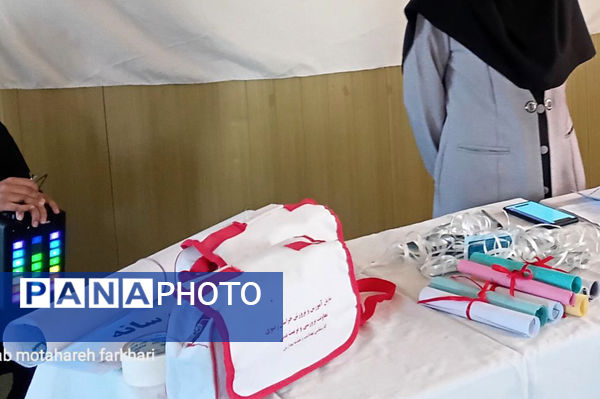 افتتاحیه سفیران سلامت در دبیرستان آمنه‌_کوثر شهرستان فیروزه