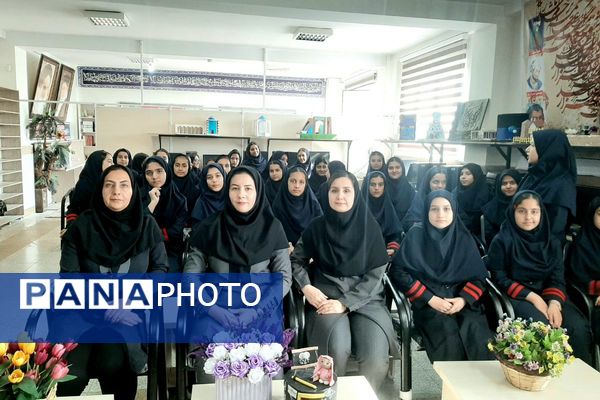 برگزاری دهه‌ ریاضیات در مدرسه هیات امنایی فرزانگان شهرستان ملارد