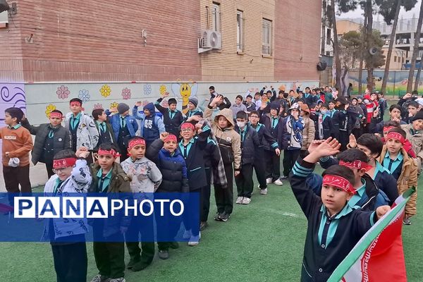حضور پرشور دانش‌آموزان مدارس ناحیه 2 شهرری در جشن پیروزی مردم غزه 