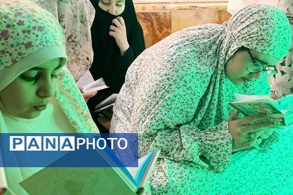 آغاز آیین معنوی اعتکاف در مصلای اسلامشهر با حضور گسترده نوجوانان