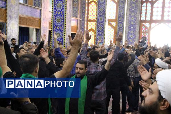 دسته عزاداری مردم و روحانیون یزدی به‌مناسبت سالروز رحلت امام خمینی(ره)