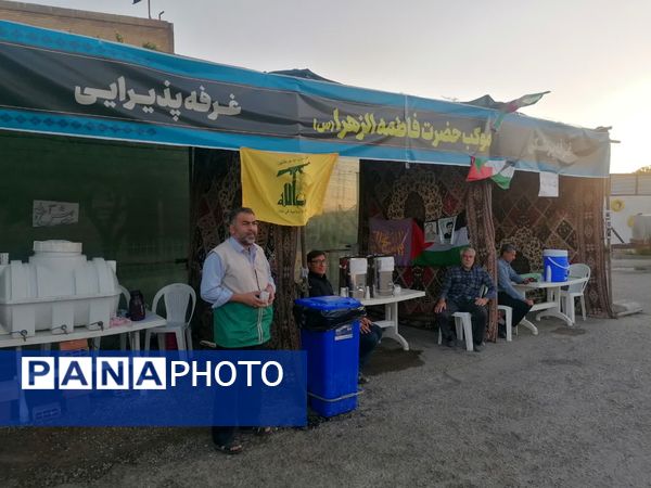 جلوه‌های از عاشقی زائرین و خادمیاران در موکب حضرت فاطمه زهرا (س) 