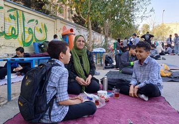 بچه بادومه، نوه مغز بادوم 