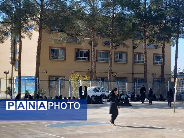 انتخابات شورای دانش آموزی در دبیرستان دخترانه فرهیختگان 