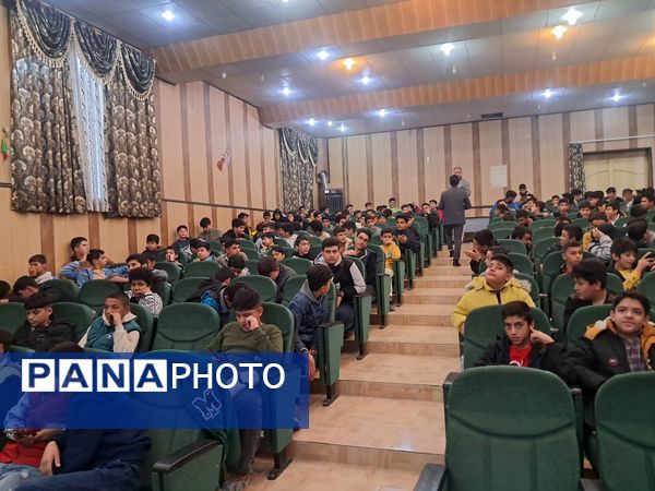 جشن روز دانش‌آموز در دبیرستان پژوهش آشخانه 