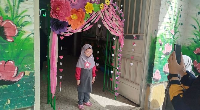 جشن شکوفه ها در دبستان نیایش 