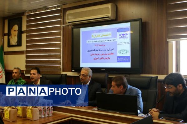 تجلیل از دانش‌آموز خبرنگاران پانا ناحیه یک شهرری به مناسبت روز خبرنگار