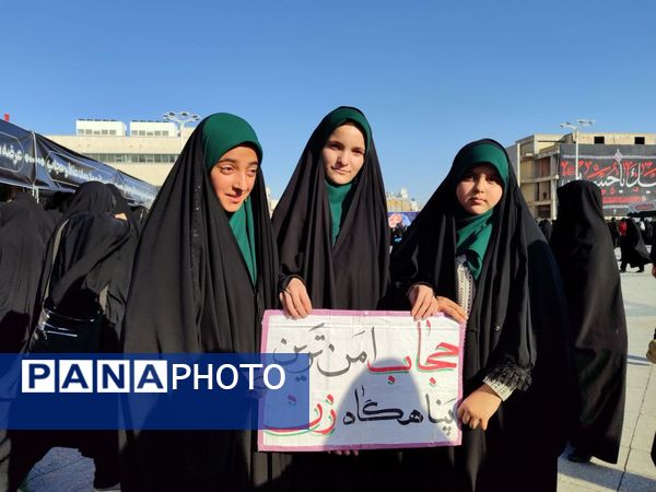 راهپیمایی خانوادگی گرامیداشت روز عفاف و حجاب در میدان شهدا مشهد 