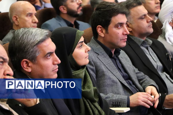  جلسه شورای توسعه و برنامه‌ریزی استان کردستان با حضور وزیر راه و شهرسازی 