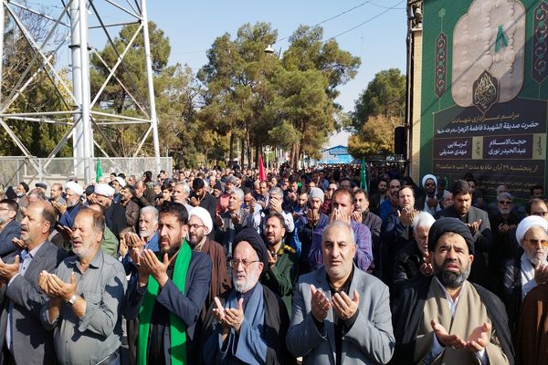 تقاضای رحمت از آسمان اصفهان